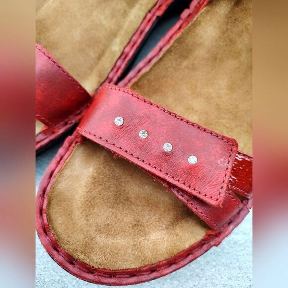 Naot Women's Red Strappy  Sandals Shoes Sz 42 - Picture 3 of 16